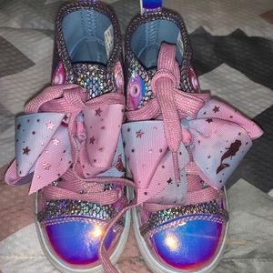 Girls sneakers